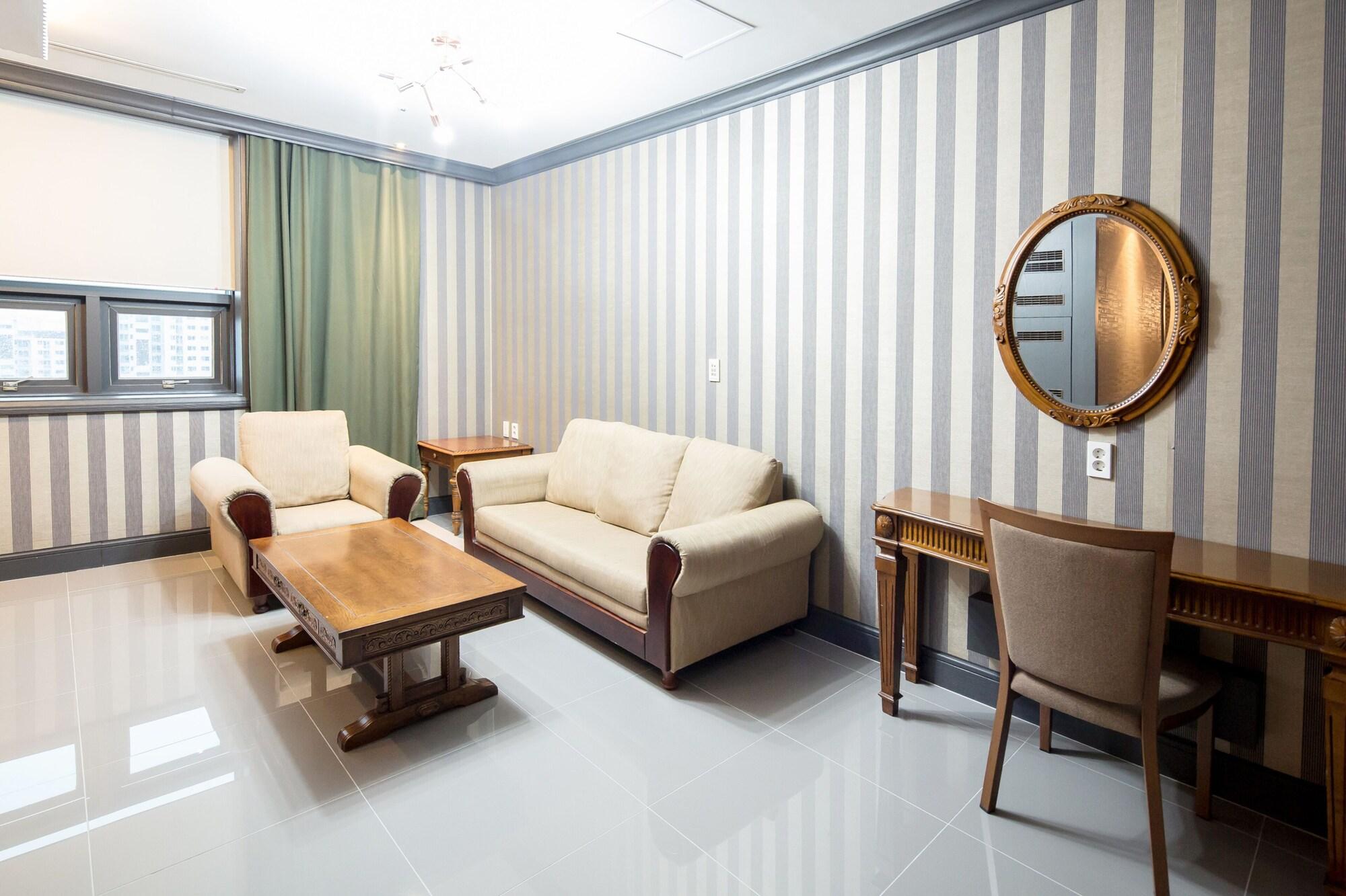 The Koryo Hotel Пучхон Экстерьер фото